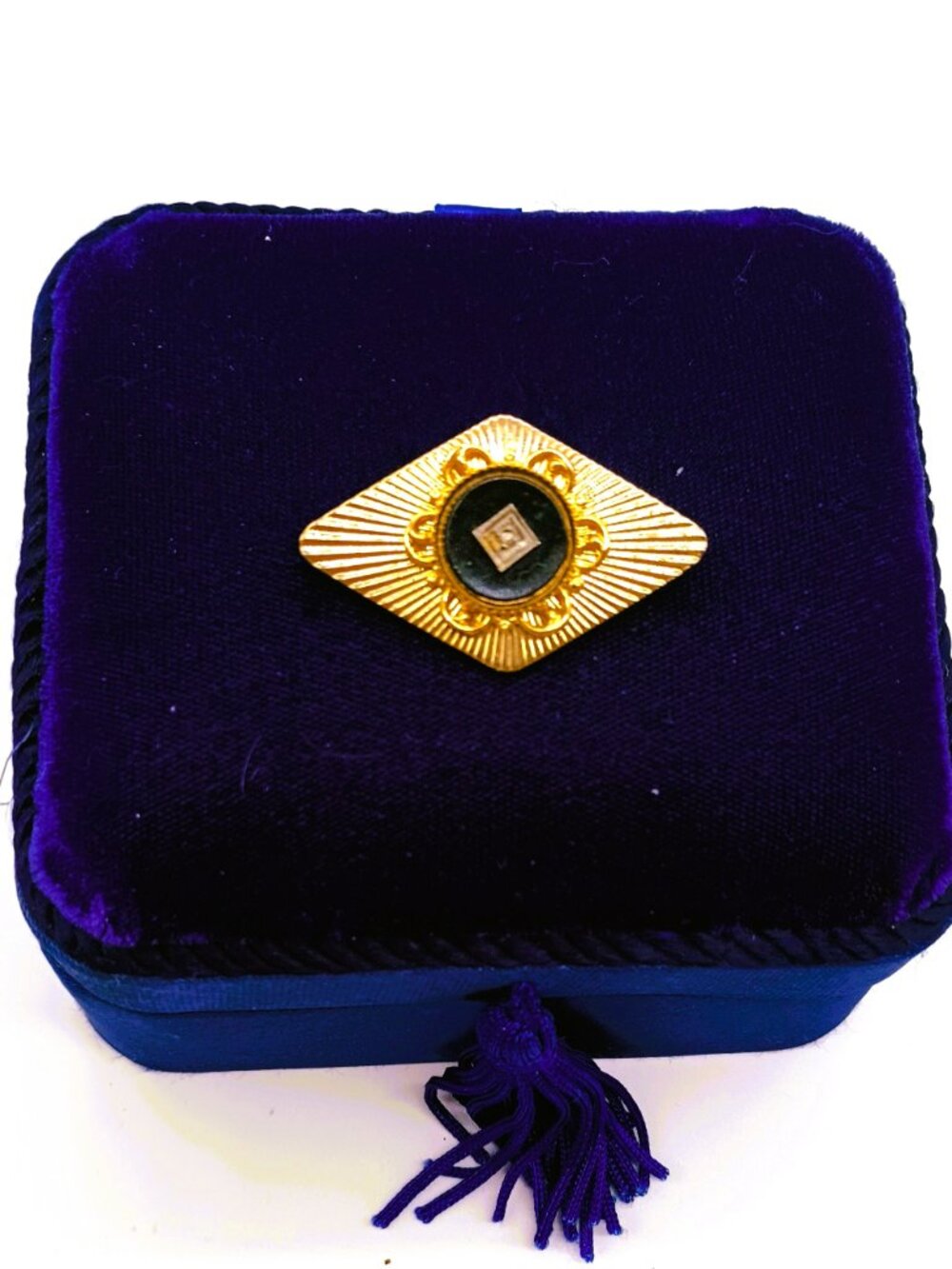 Vtg Ribbed Diamond Shaped Brooch Round Black Cabochon with Tiny Center Stone Pin